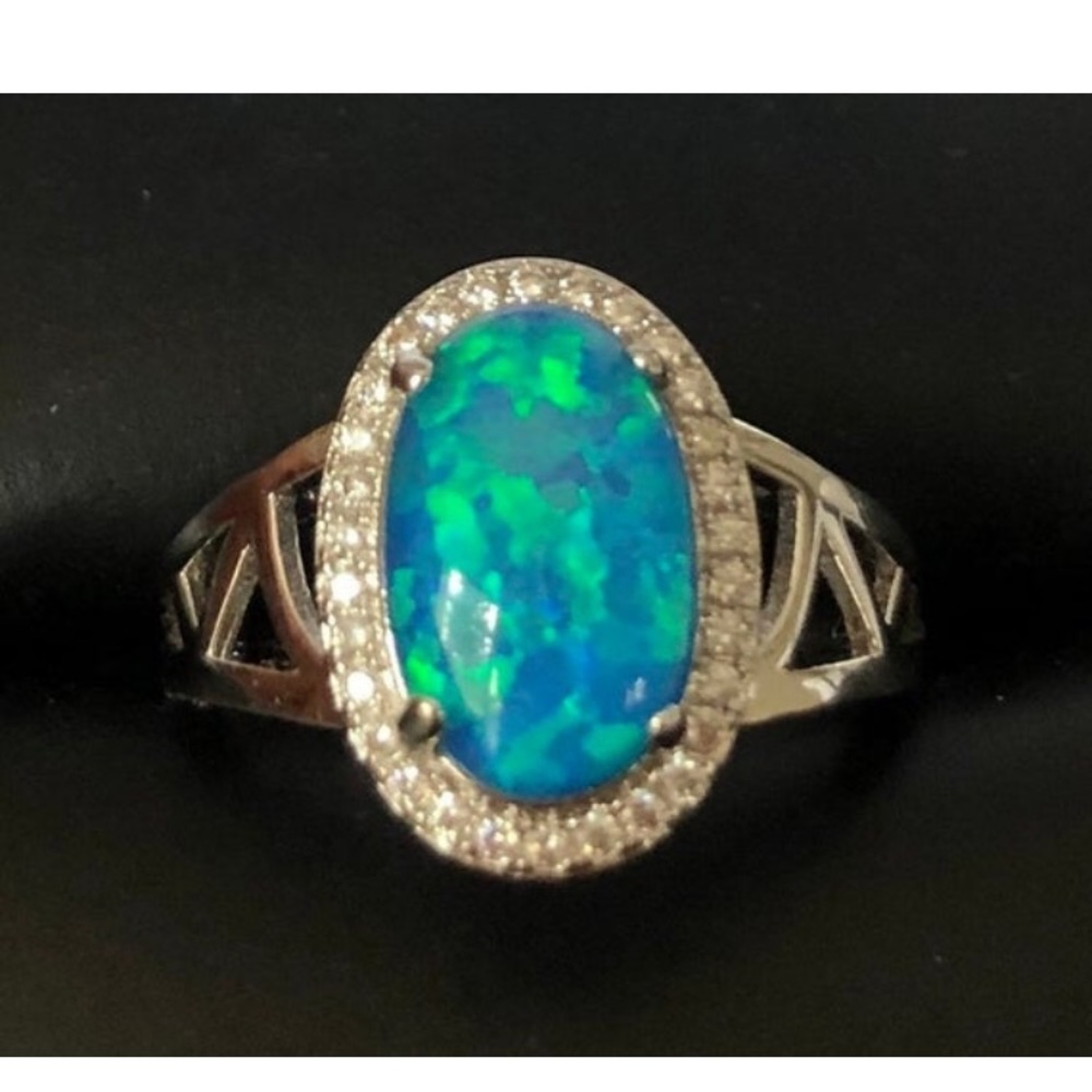 New Oval 925 Lab-Created Blue Opal Ring size 5 - Picture 6 of 8
